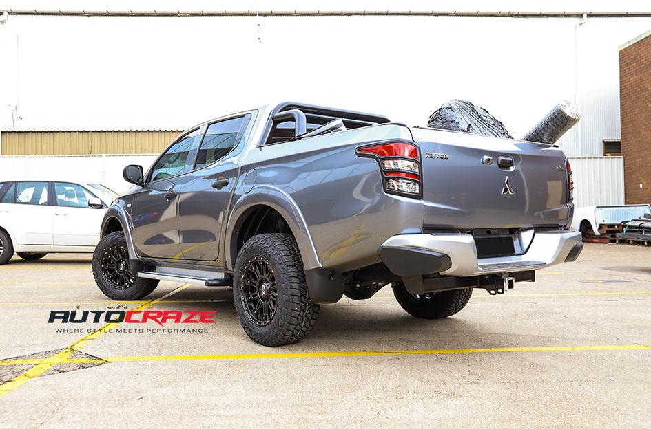 MITSUBISHI TRITON HOSS XD II GLOSS BLACK
